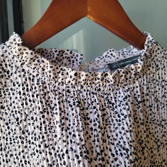 Adrianna Papell - Soft Pink Black Cheetah Stretch Ruffled Collar Top, Medium - Picture 11 of 12